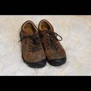 KEEN ‘AUSTIN’ STYLE SHOES